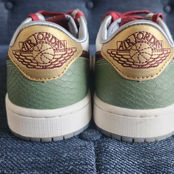 Air Jordan 1 Retro Low OG ‘Year of the Dragon’ - Picture 2 of 16